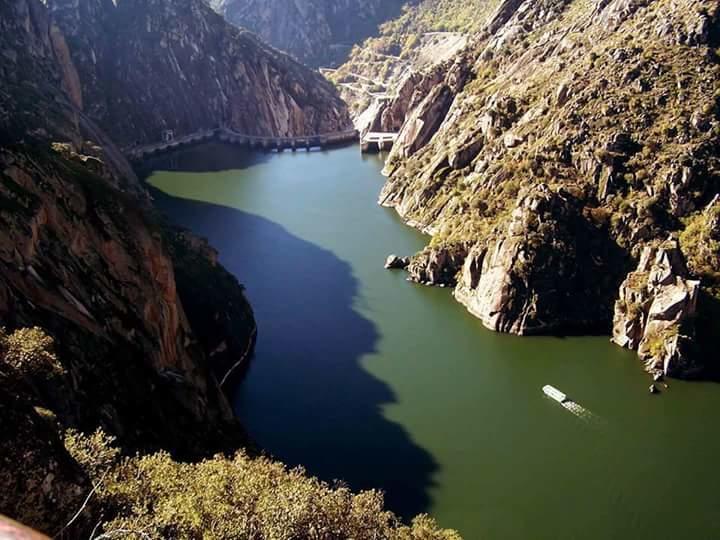Flor Do Douro - Comercio E Hotelaria, Lda Миранда-ду-Дору Экстерьер фото